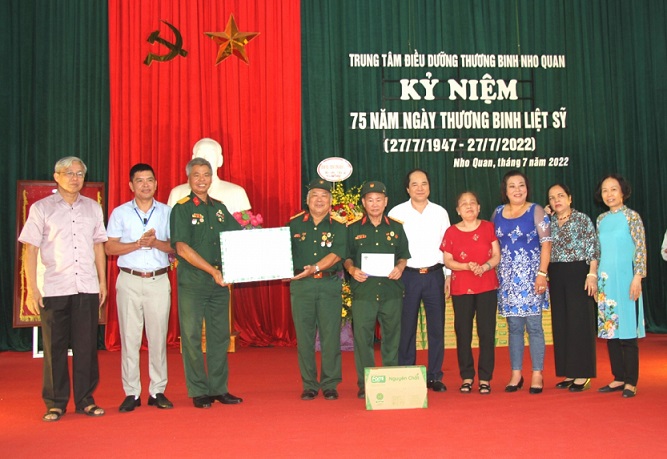 Trung ương Hội NCT Việt Nam thăm, tặng quà Trung tâm Điều dưỡng Thương binh tại Hà Nam, Ninh Bình: Tri ân những thương bệnh binh đã hi sinh xương máu bảo vệ Tổ quốc